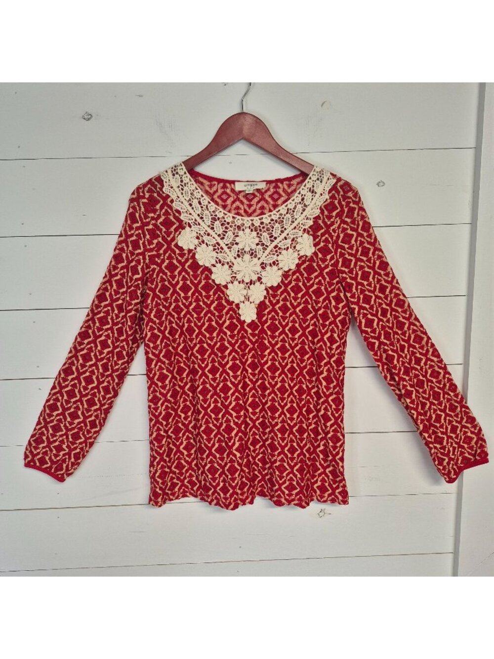 Umgee Womens M Red Geometric Lace Neck Blouse Night out/ Beach vibe/Swim coverup